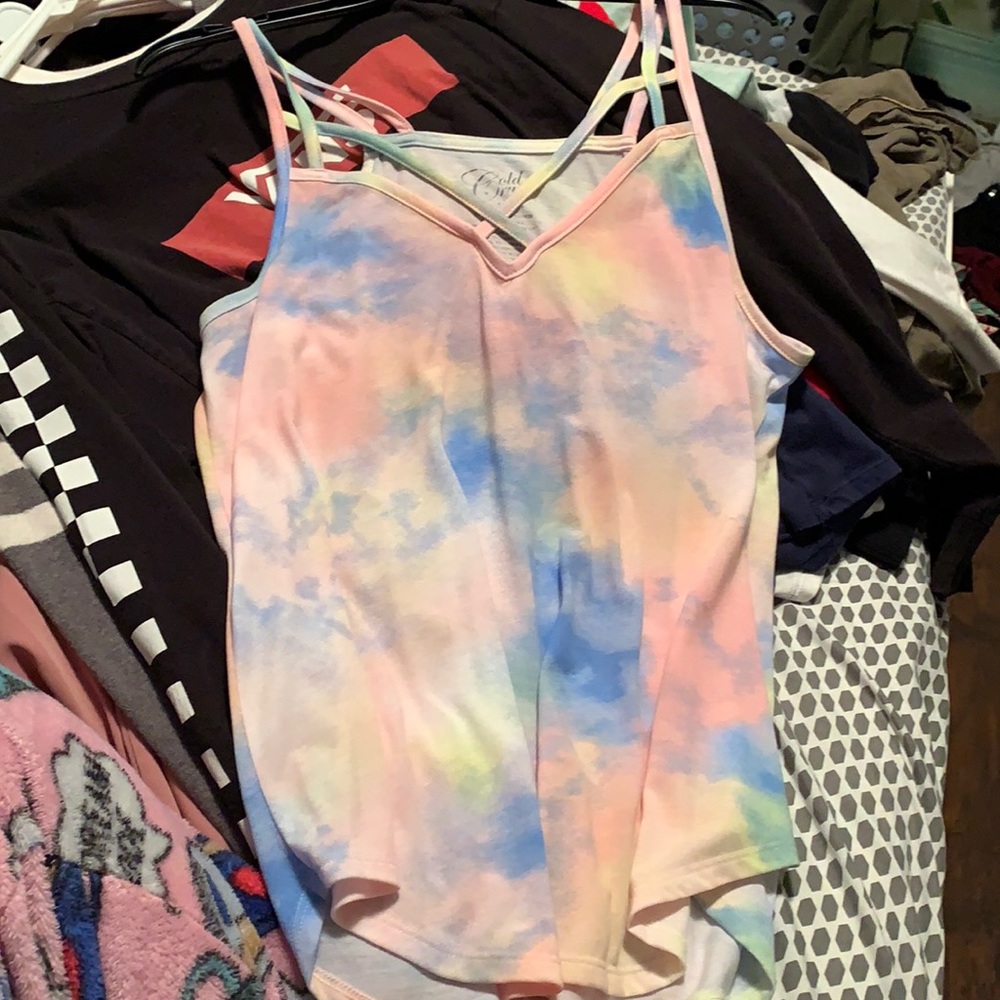 Multicolored tank top with criss cross